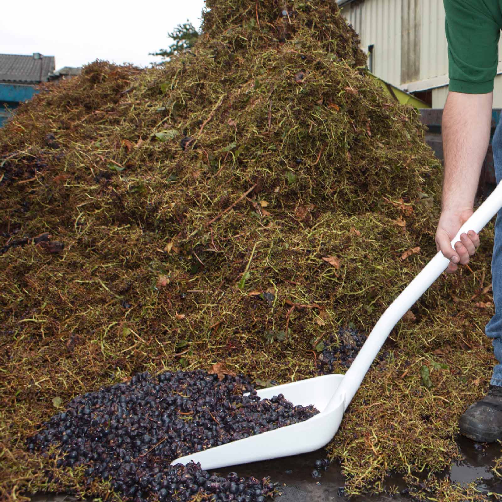 Pala Ergonomica VIKAN - 131 cm, Bianco